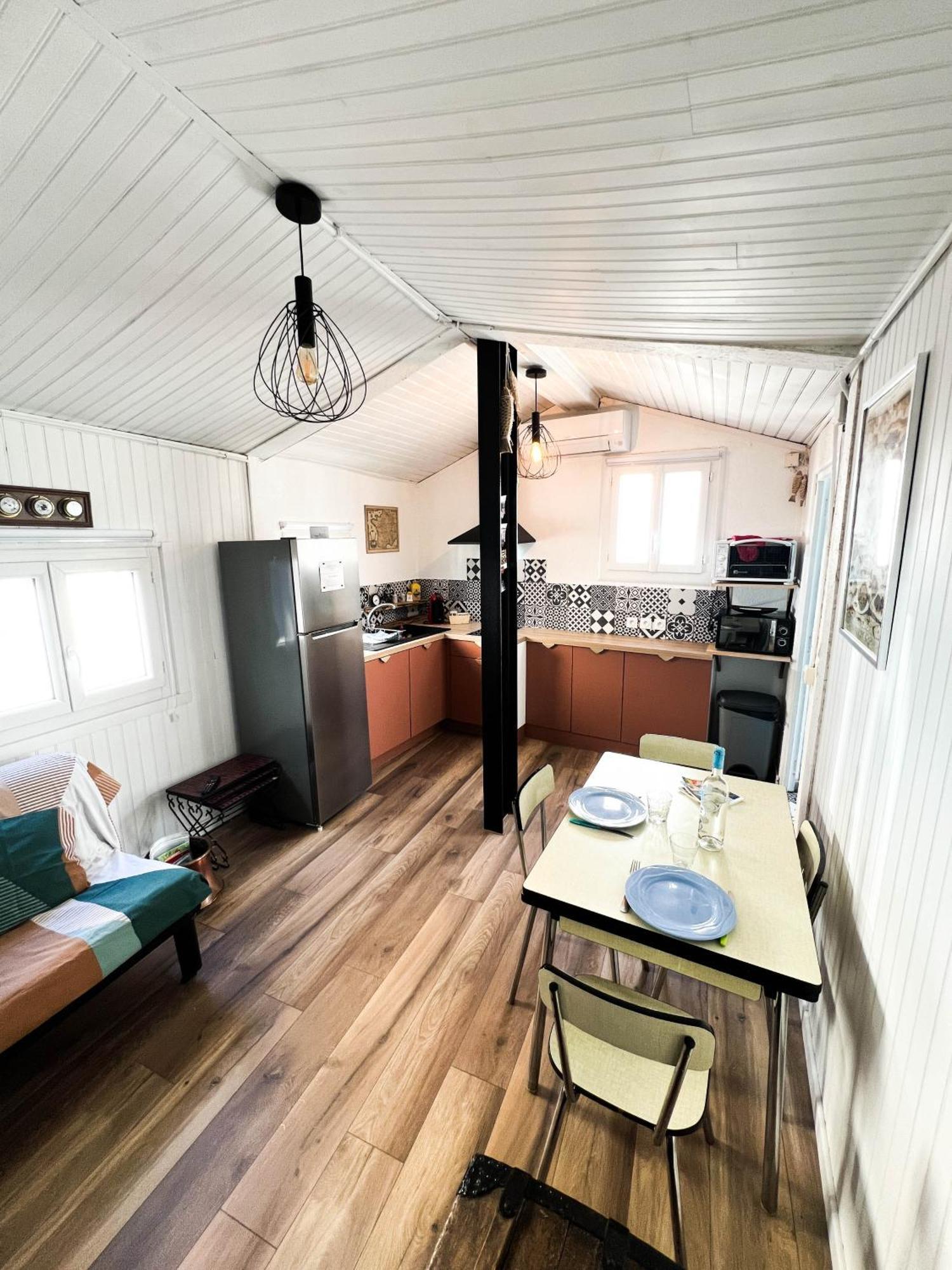 Maisonnette De Pecheur Chauffee Et Climatisee Пор-ла-Нувель Экстерьер фото